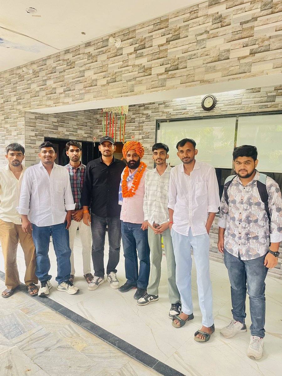 lovepatel7001's tweet photo. #पैरामेडिकल_सेवा_नियम_जारी_करो 
राजस्थान में काफी समय से पैरामेडिकल कोर्स चालू है, लेकिन सेवा नियम cader अभी तक नहीं बना 
इस बात को लेकर तमाम साथी भाई @bharatbeniwal_ से मुलाक़ात कर भाई साहब ने पूरा भरोसा दिलाया की हम आपके साथ है हम केडर बनवा कर रहेंगे ।
@GajendraKhimsar https://t.co/RVNkO5ZzCb