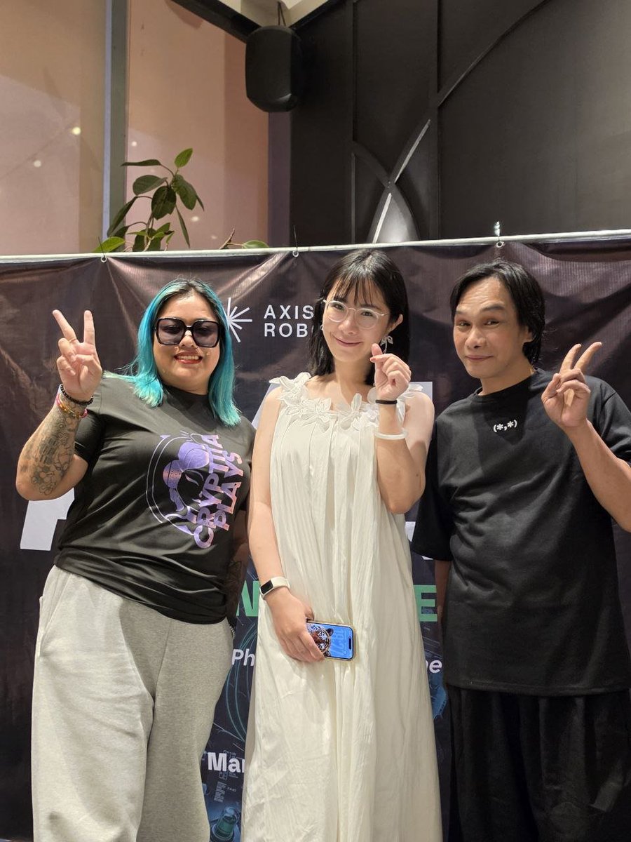 fyzeon's tweet photo. @baseapac @0xsexybanana @base She's awesome! She's our Co-Founder and CMO of @axisrobotics 🦾

She's so genuine! I was so star-strucked 😊🎉🦾

@EironFycee https://t.co/7pHCHEHe7k