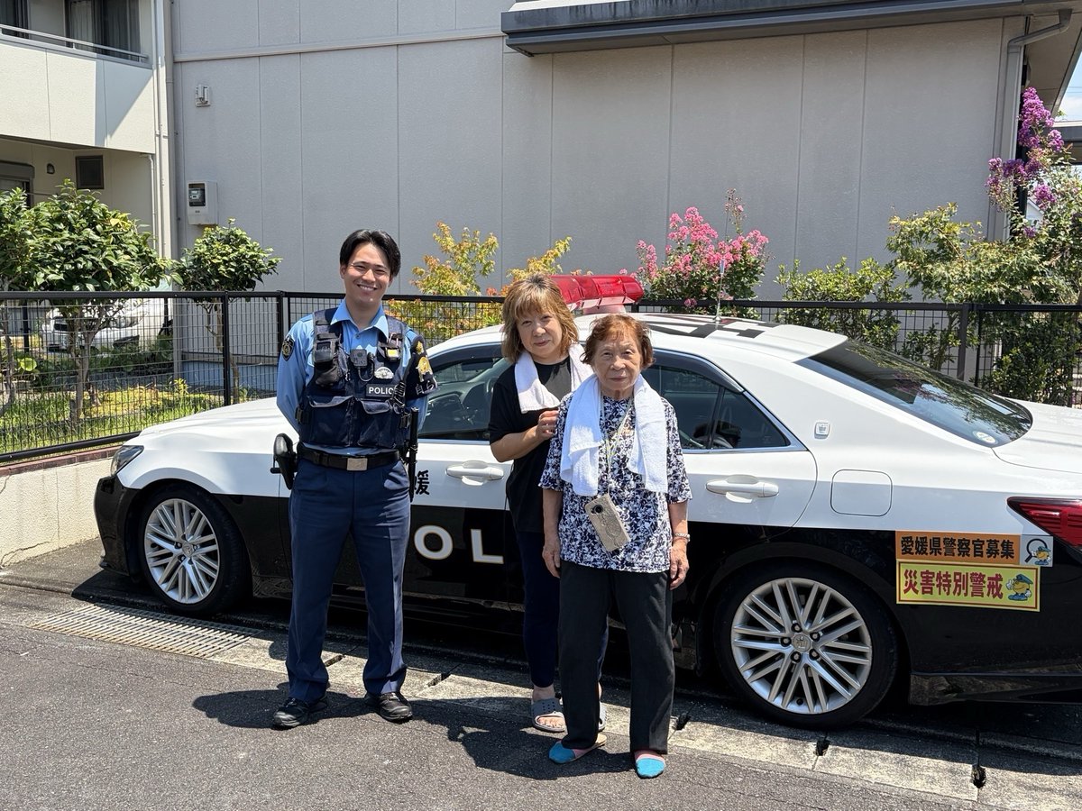 NPA_saigaiKOHO's tweet photo. 熊本県内に応援派遣された特別自動車警ら部隊は、パトロールを通じて避難所を回り、被災者の方々の声を聴きながら活動に従事しています。写真は、愛媛県警察の特別自動車警ら部隊による、宇城市内での活動の様子です。
#令和８年熊本地震 #愛媛県警察 https://t.co/En5Wd7um1y