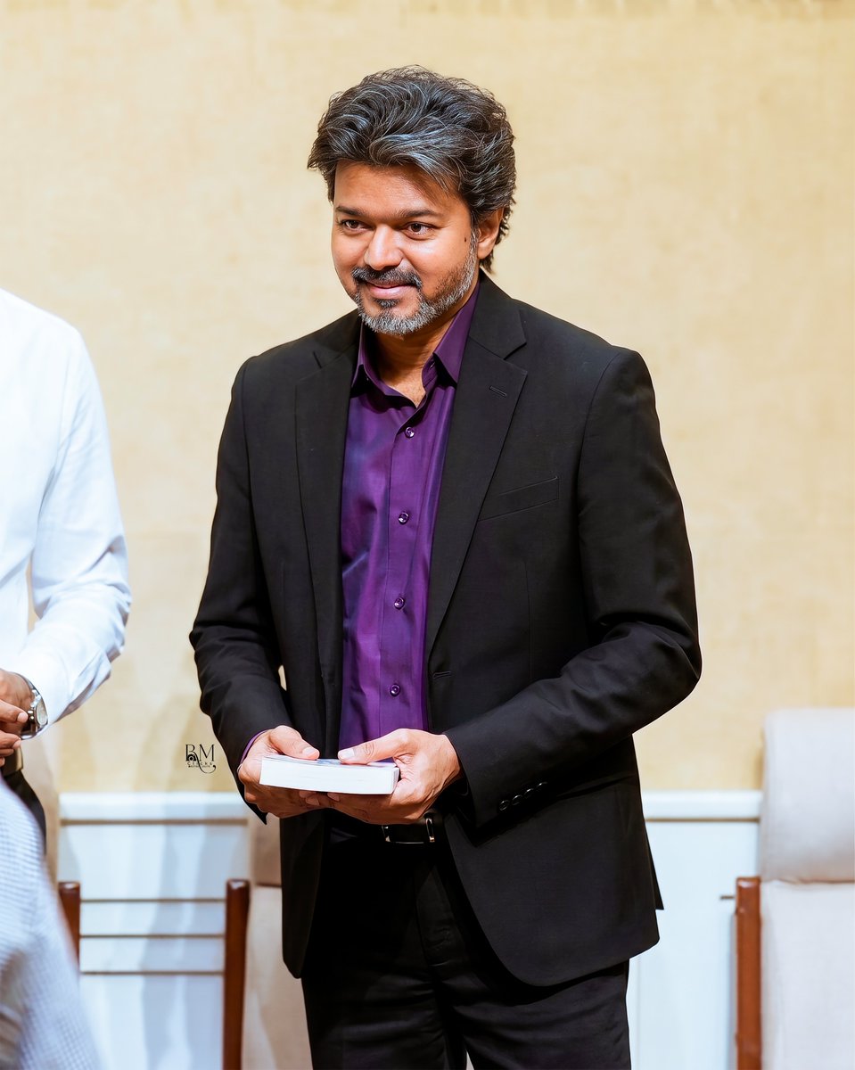 RM_Clicks's tweet photo. Exclusive Stills 📸 | @CMOTamilnadu 😍🖤💜

#TVK #WhistleForTVK #ThalapathyVijay #தமிழகவெற்றிக்கழகம்‌ #TNwithTVK https://t.co/VynAJWn5OR