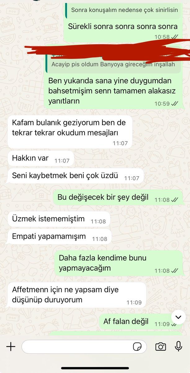 agnesNur05's tweet photo. @aysegklp1 Sorun aslında şu ki ilişkiye ikna edene kadar ameliyat sırasındaki bin telefondan biri, tüm yoğunluğundaki aradığı yazdığı ilk kişiyken ilişkiye ikna olup olur verdiğimizde şu şekil değişmeleri. https://t.co/RBaI4yoaTg