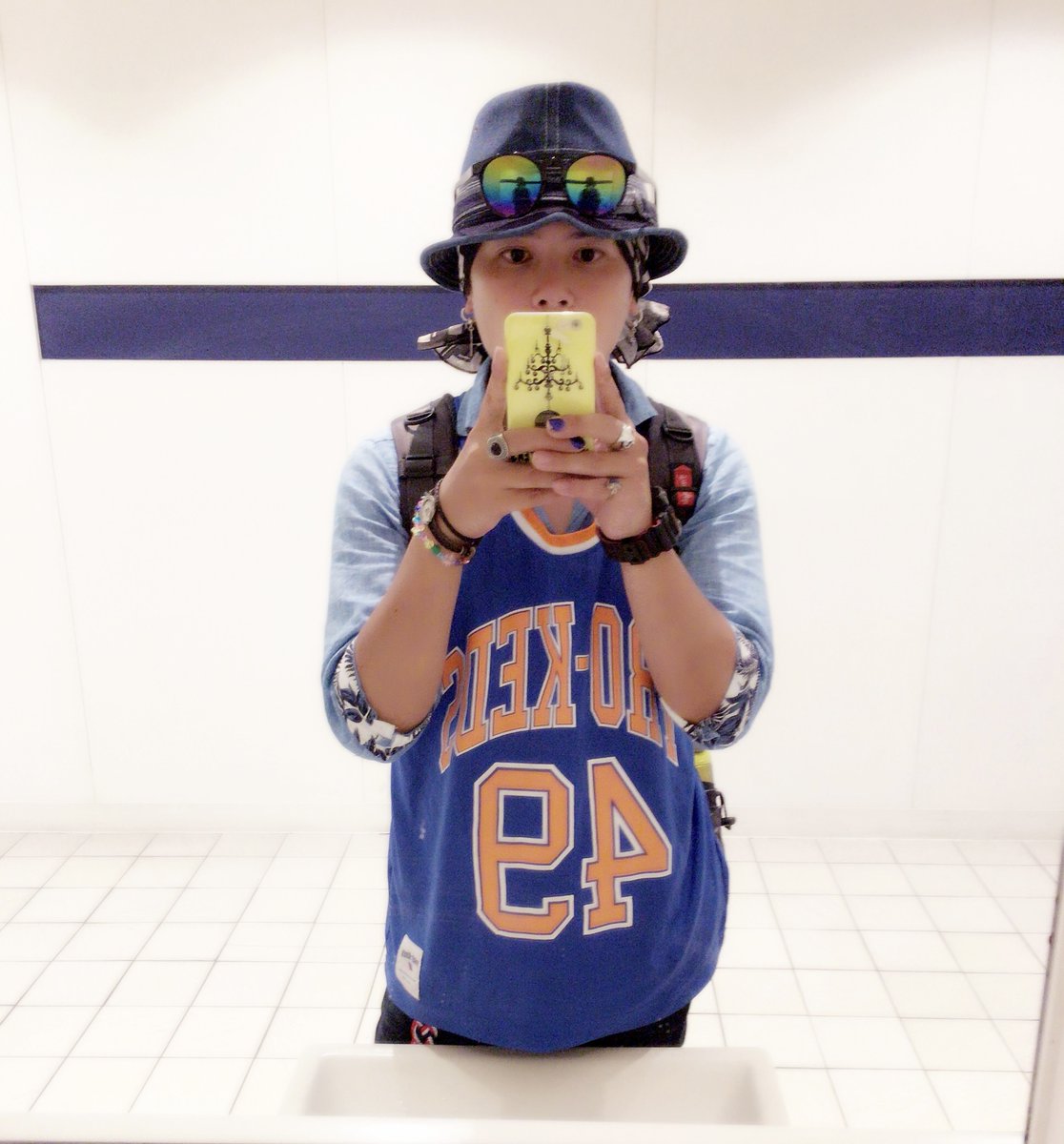 SIBUYA_KING_bot's tweet photo. 自撮りしました。

ファッションのテーマは、

「summer vacation」 https://t.co/WOAVG0LD69