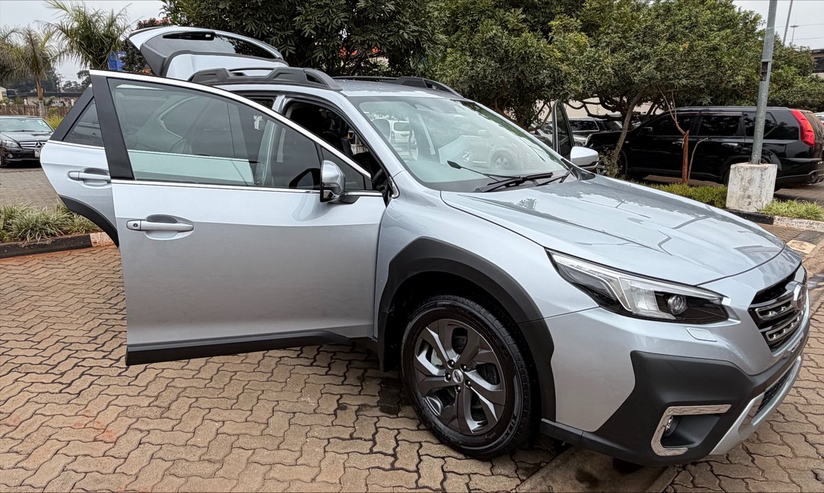 dklaston's tweet photo. The 2021 Subaru Outback is clean and ready for viewing…. 
Mileage is only 42,000kms. 
Apple CarPlay and Android auto ready. 

Hapa nataka tu 4.25M pekee 😎. 

0727526576 https://t.co/cOqpY1vSRa