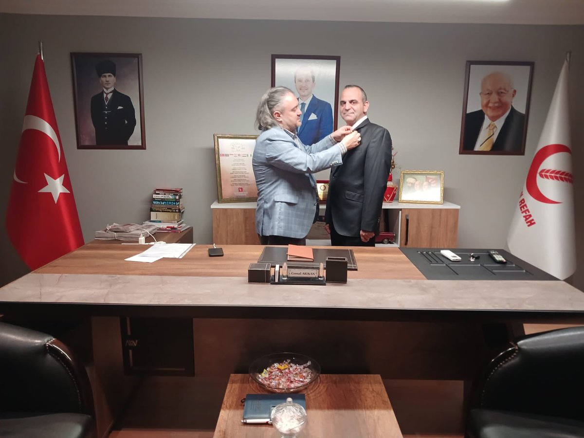 arikancemal's tweet photo. Sivas eşrafından Ziraat Mühendisi Suat Sönmez Bey il yönetim kurulumuzda görev aldılar 
Tarım ve Hayvancılık alanında uzman arkadaşlarımızın katılımları ile ülkemizde ve dünyada stratejik öneme sahip gıda üretimi alanında ekibimiz daha da güçleniyor
Hoş safa geldiler https://t.co/5m7XcTugl3