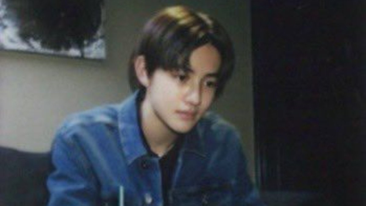 eomshz's tweet photo. giving me major flashbacks to this predebut seonghyeon https://t.co/DlSNhXgtHK