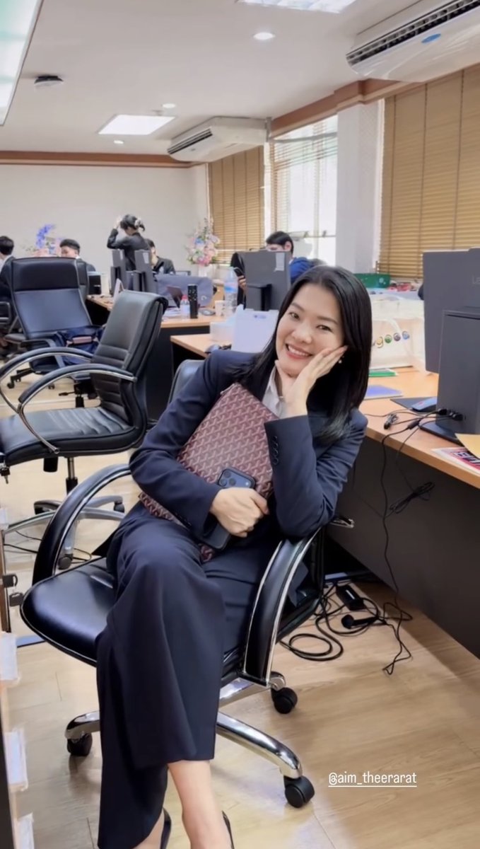 tiick6's tweet photo. เลิกงานมาเหนื่อยๆ เจอยิ้มงี้ละลายไปเลย 🥰❤️ https://t.co/xrOMYvKk2p