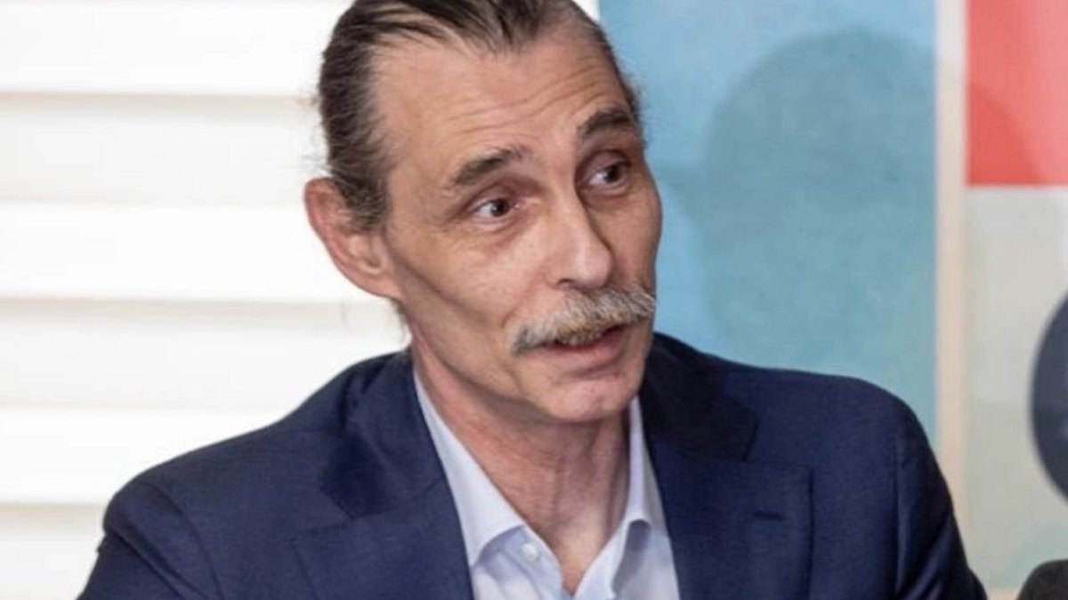 BozkirHaberr's tweet photo. İDDİA / Etimesgut Belediyesi'ne yönelik soruşturma kapsamında kan, idrar ve saç örnekleri alınan Belediye Başkanı Erdal Beşikçioğlu'nun uyuşturucu (esrar) testi pozitif çıktı. (İHA) https://t.co/IAvbMF1Uym