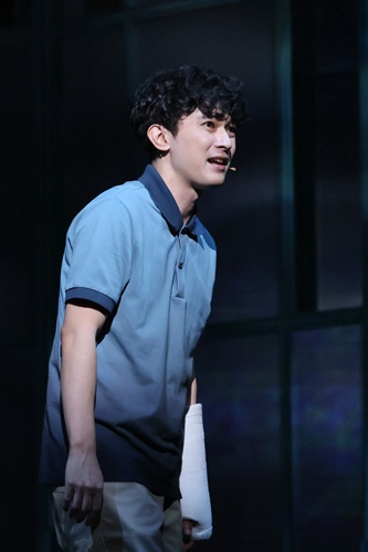 astage_ent's tweet photo. 【MUSICAL】絶賛上演中‼️
#柿澤勇人 #吉沢亮 主演
🎶ミュージカル「ディア・エヴァン・ハンセン」
　観劇レポート　
https://t.co/4ijrSmyRx0
#dearevanhansenjp #ディアエヴァンハンセン https://t.co/3Jc7Ry1P3Y