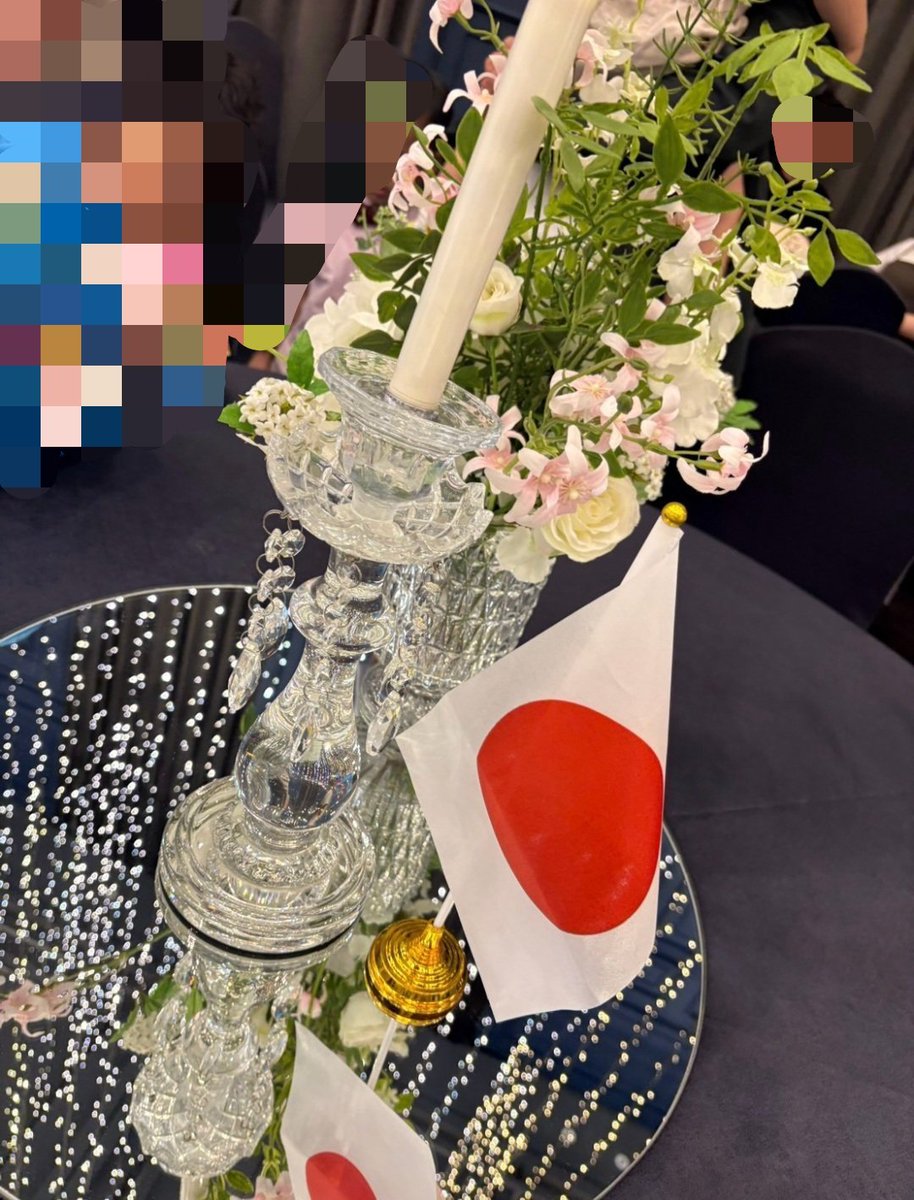 OSAKAMAMA12's tweet photo. ～韓国の結婚式～
東京、埼玉、大阪、和歌山、広島より
韓国春川市まで、来ていただいた多数の
ゲストの皆様に感謝します❗
ご祝儀袋は受付に設置
(これはなぜか日韓に関係なく日本語表記)
韓国の結婚式は日本と違い、ブライダルショー的な要素がありました✨
ランウェイ最高🙌

#日韓夫婦 https://t.co/NlH1DN9gBe