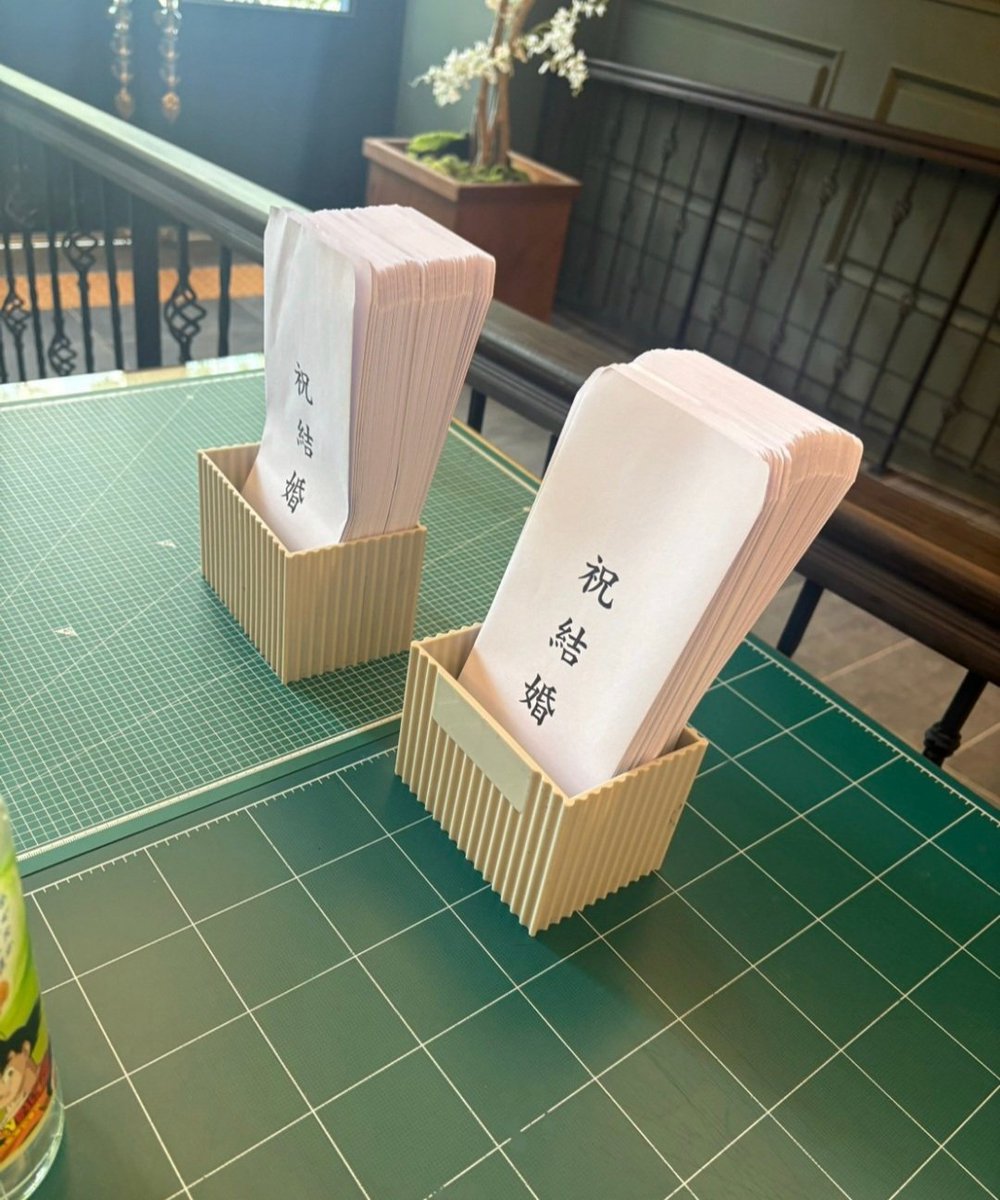 OSAKAMAMA12's tweet photo. ～韓国の結婚式～
東京、埼玉、大阪、和歌山、広島より
韓国春川市まで、来ていただいた多数の
ゲストの皆様に感謝します❗
ご祝儀袋は受付に設置
(これはなぜか日韓に関係なく日本語表記)
韓国の結婚式は日本と違い、ブライダルショー的な要素がありました✨
ランウェイ最高🙌

#日韓夫婦 https://t.co/NlH1DN9gBe