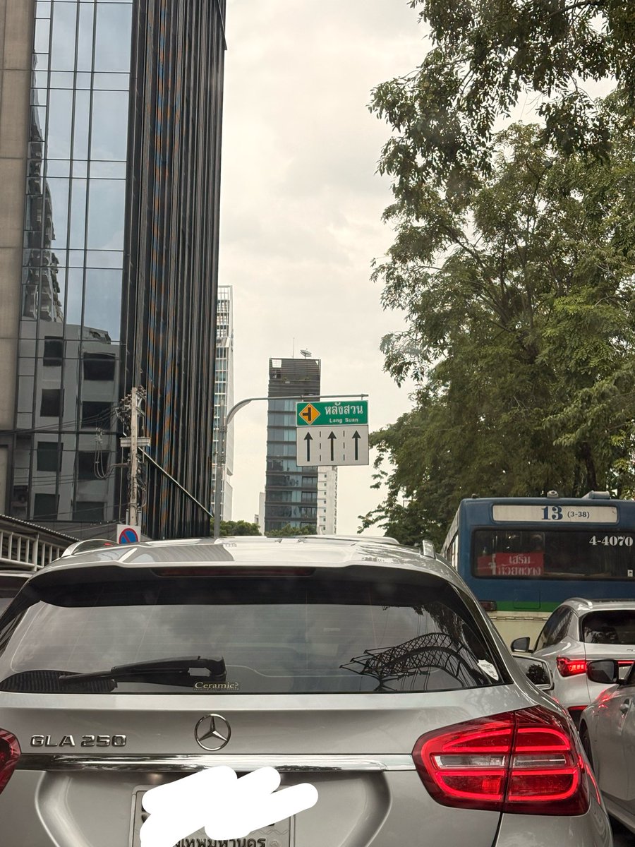 kamjohn987's tweet photo. @js100radio ถนนราชดำริ ถึง หลังสวน รถติดแน่นไม่ขยับแช่นานผิดปกติ เกิน 20 นาทีแล้ว ติดเกิน 5 ไฟแดง ในแยกเดียว https://t.co/1WgnudcVnj