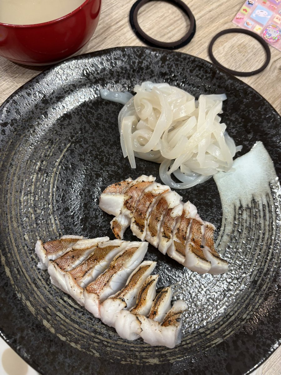 Khaaa_2525's tweet photo. 昨日の魚を使った日本海盛り https://t.co/P1Tx2HSfju