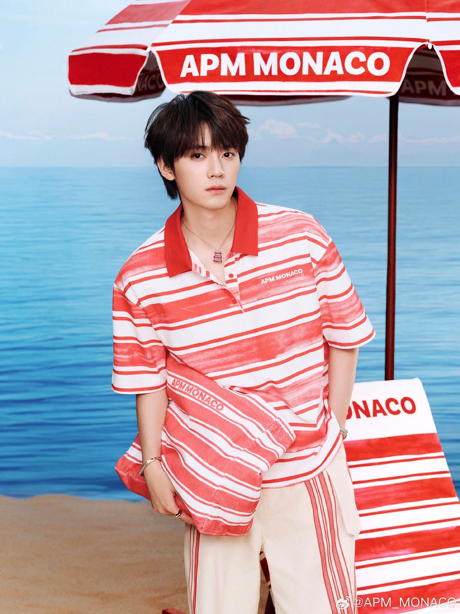 zhouyiran_thai's tweet photo. [📸] 260804 |  APM_MONACO Update 

APM Monaco จับมือกับ@周翊然Tz Asia-Pacific Brand Ambassador ถ่ายทอดเสน่ห์ของเครื่องประดับ the limited-edition ÉTÉ YUMMY Munégu และคอลเลกชัน MORSE CODE 

เครื่องประดับซีรีส์ YUMMY อันเป็นเอกลักษณ์ของแบรนด์ได้รับการออกแบบใหม่ โดยเลือกใช้โทนสีแดง-ขาว ผสานมรดกและเอกลักษณ์ของโมนาโก ถ่ายทอดสไตล์ฤดูร้อนและความสง่างามในแบบฉบับของแบรนด์ได้อย่างลงตัว 

Qixi Festival  กำลังจะมาถึง ขอเชิญทุกท่านแวะเยี่ยมชมบูติก APM Monaco ใกล้คุณ เพื่อค้นหาของขวัญสุดพิเศษสำหรับเทศกาลนี้ 🎁

🔗 https://t.co/OC98gvYjYZ

#Zhouyiran #โจวอี้หราน #周翊然