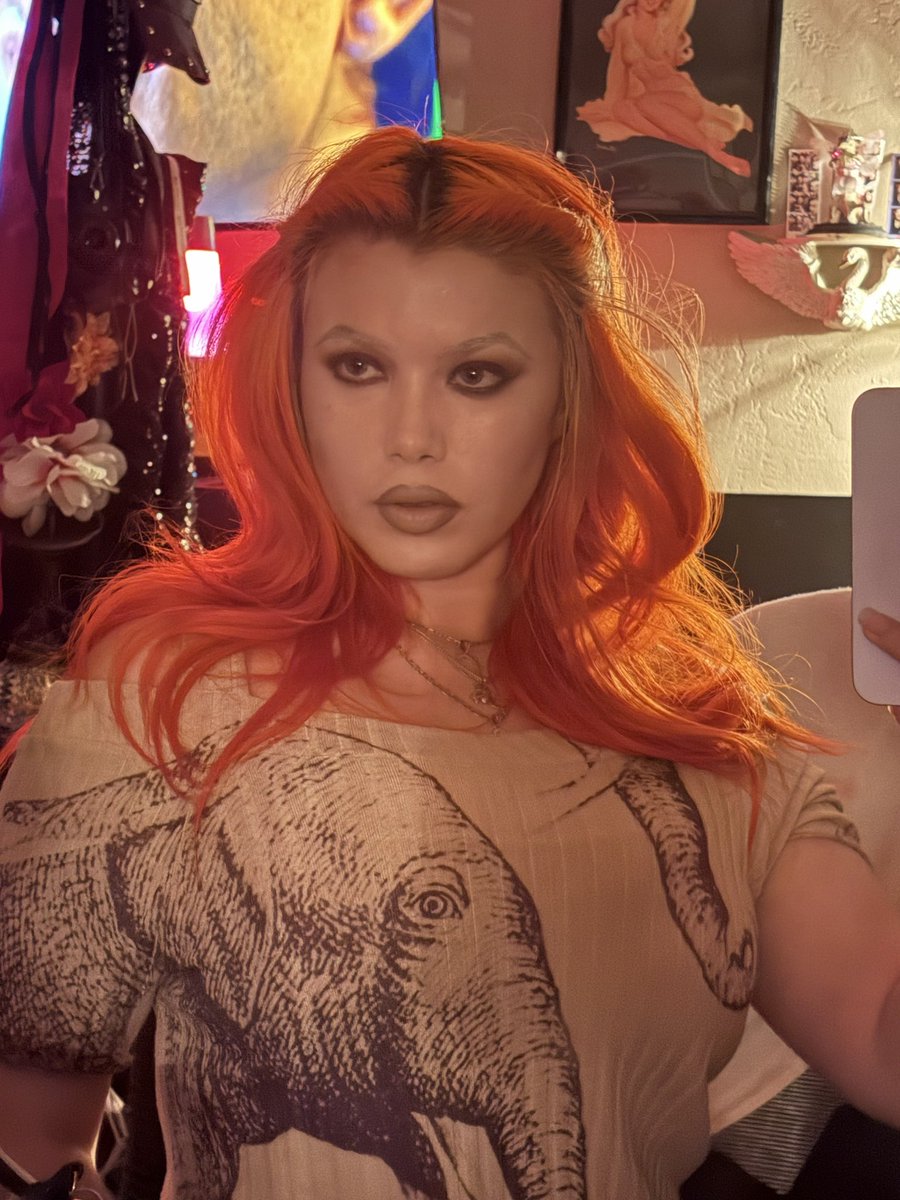 roachtitties's tweet photo. I love blocking out my brows but I’ll never bleach them again that was a #traumatizing event https://t.co/VM7DHsunDu