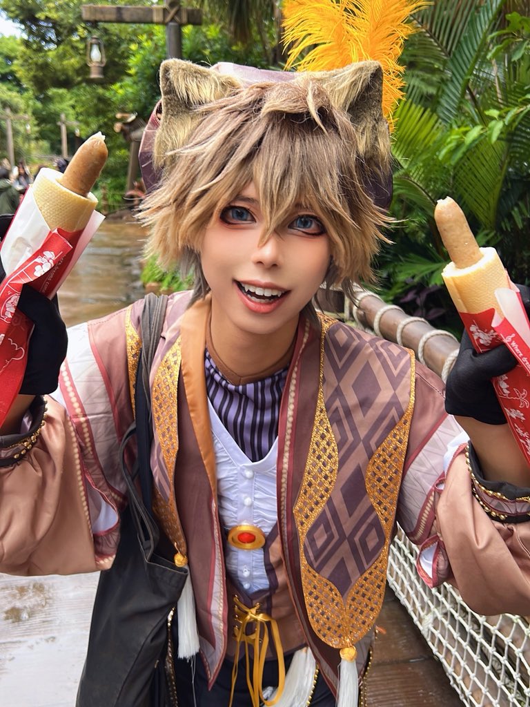 runrunniikite's tweet photo. twst/cos #Dハロ仮装2025 
友達の分まで食べようとして怒られる手前 https://t.co/WhF4BktrbK