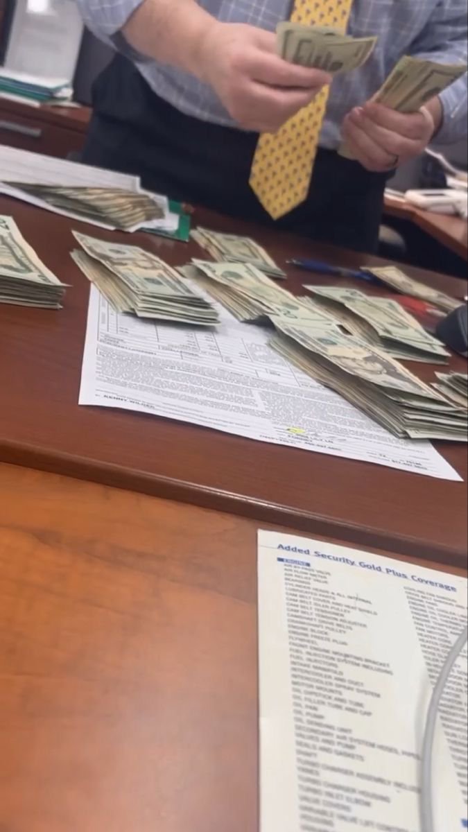 victorfgs's tweet photo. Getting the cash you ask for from the bank https://t.co/GbjEGniypx