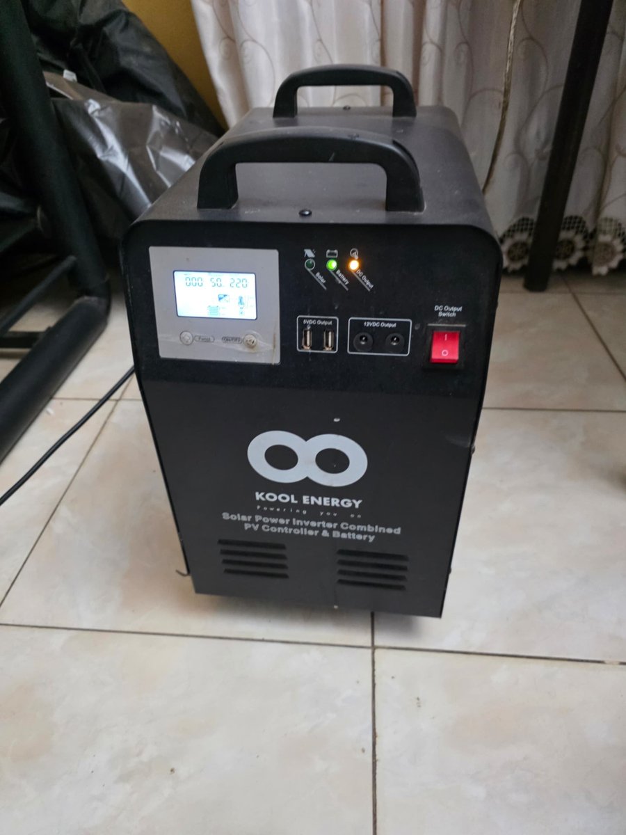 BaldHead_Rastaa's tweet photo. 1kv portable inverter, its avhighbrid solar and electricity..
12v battery can be extended ..
0978298178. Reduced to go. K6000 https://t.co/bcg3Xf4C7b