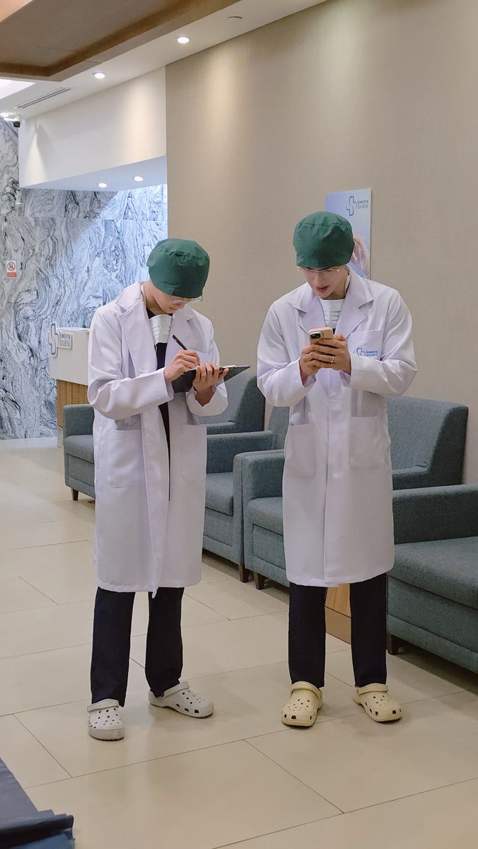 TheGrimLoverTH's tweet photo. ตั้งใจกันสุด ๆ เลยฮับ 👨🏻‍⚕️👨🏻‍⚕️🧪🧬🩺

The Grim Lover Q19

#รักลืมตายQ19 https://t.co/aLkTfSTBmX