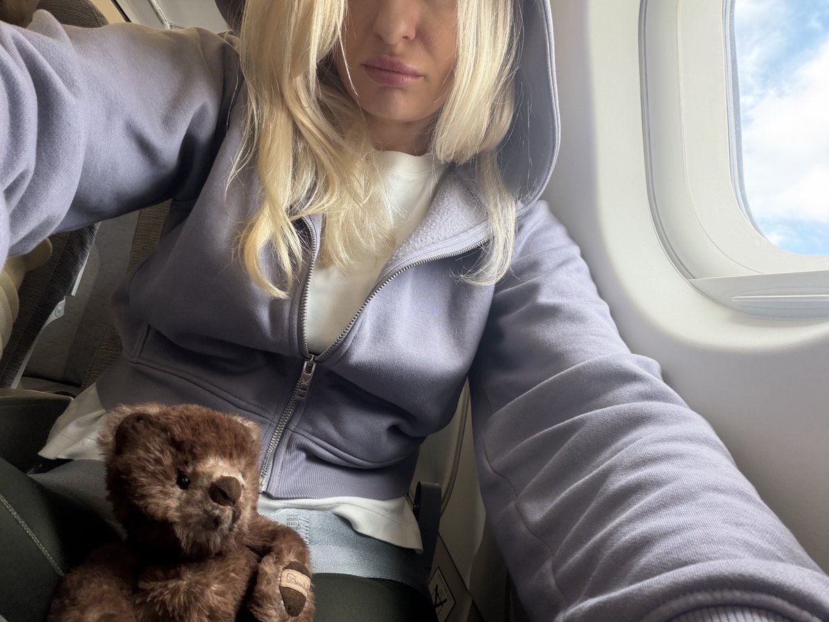 LanaStJames's tweet photo. me &amp; Braut off to the next destination. we need a break for a sec. https://t.co/DH8azb6MvC