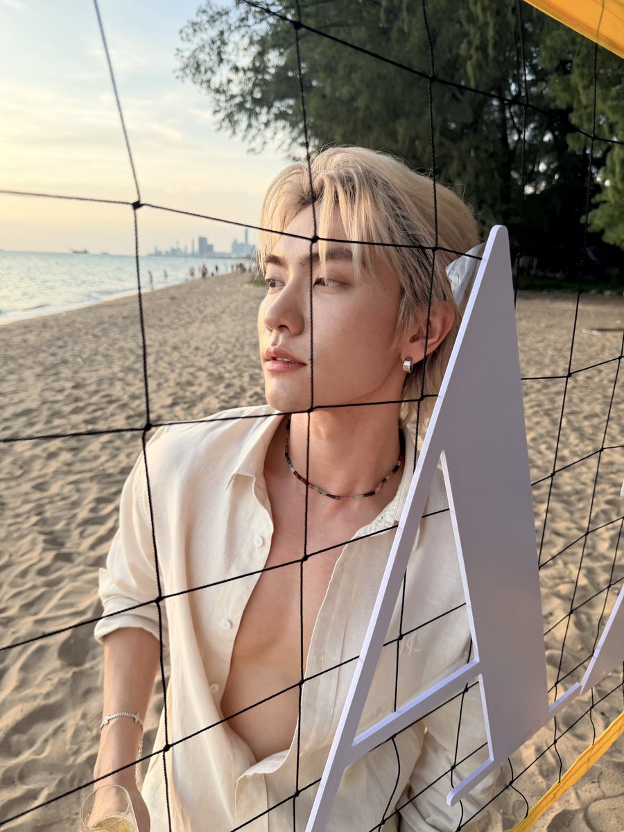 Bossckm_'s tweet photo. The vibe speaks louder than words. 🙌🏻   

#BAZAAREscape2026
#BAZAARThailand https://t.co/Zh890g2TFi