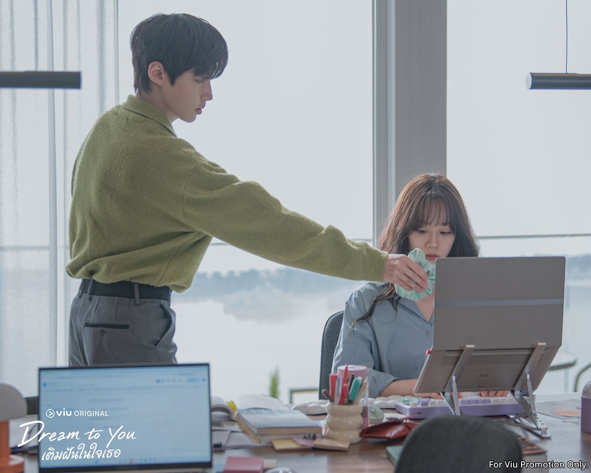 Viu_TH's tweet photo. "เพลงรักคยองซอง" ผลงานภาพยนตร์เรื่องใหม่ของผู้กำกับ #อูซูบิน #จูอีแจ 

▶️ #DreamToYou #เติมฝันในใจเธอ
ซับไทยทุกวันจันทร์ - อังคาร เวลา 21.30 น. ดูได้ที่ Viu https://t.co/54buu4rkGK

#Viuอ่านว่าวิว #ViuดูฟรีบนTV #ซีรีส์เกาหลีที่Viu #ViuOriginal https://t.co/j4Zmz1GxRS