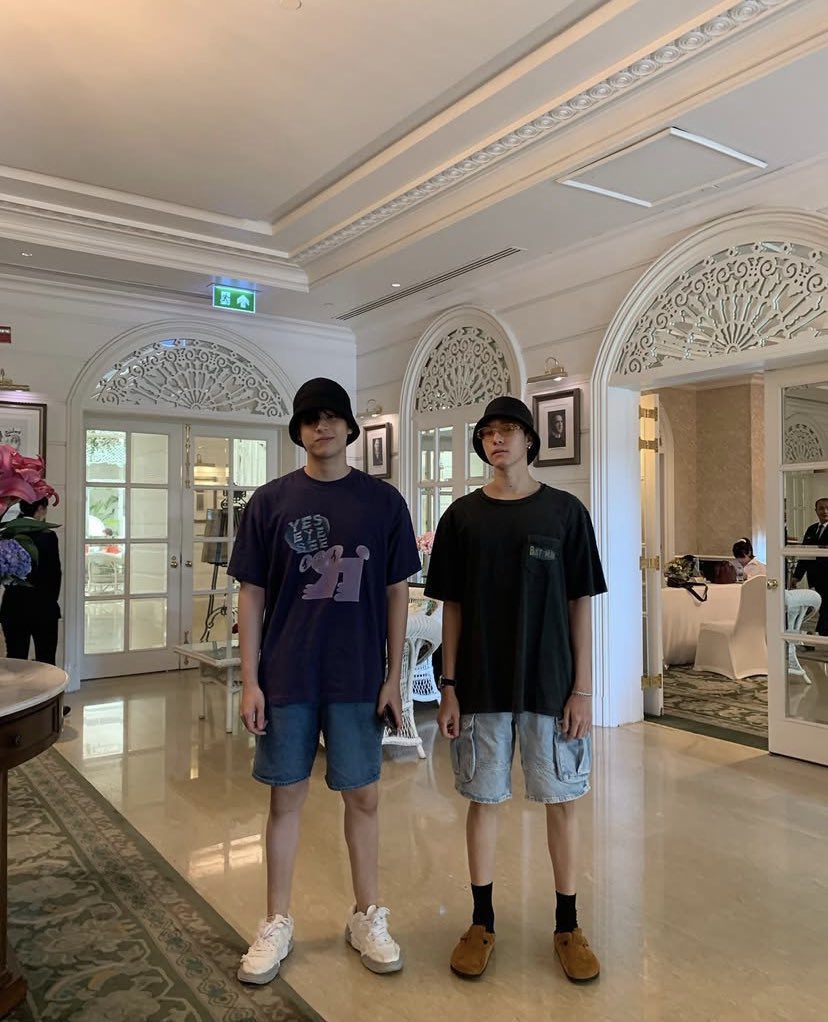 memaimelodyy's tweet photo. สกายนานิเหมือนแชร์ตู้เสื้อผ้ากัน ใส่อะไรก็ดูเหมือนแฟนกันไปหมด เขินว่ะะ 🫪🫪🫪💘

꒰ #SkyNani #สกายนานิ 🎀‧₊˚꒱
꒰ #skywongravee #hirunkit_ ꒱ https://t.co/HPfL4zI62S