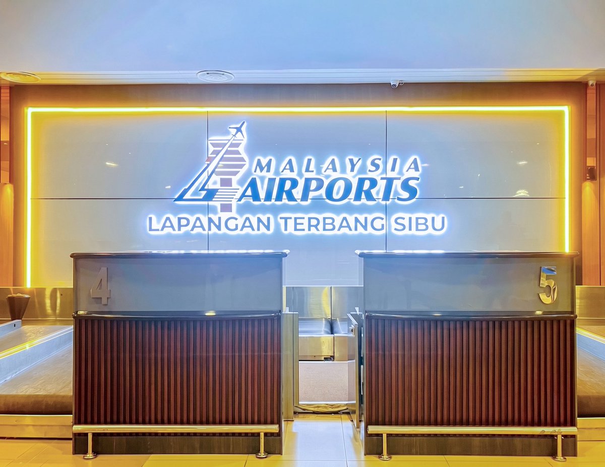 MY_Airports's tweet photo. Your first stop, refreshed ✨
Our check-in counters at Sibu Airport have been given a fresh new look, ready to welcome you as you begin your journey. Kacak sik? Nang makin suk kita mok kesia sitok! ✨ #MYairportsshares #Sibu #SBW https://t.co/tM4ZdYwX8C