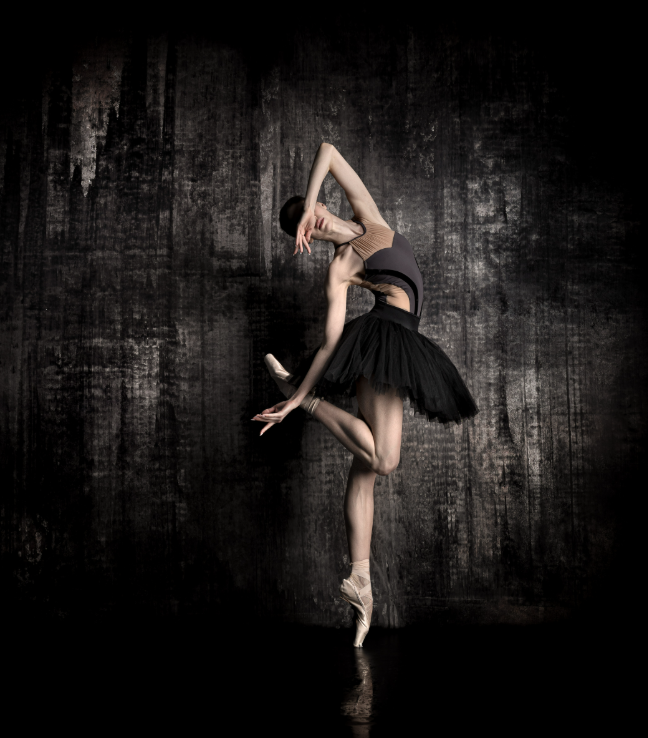 JungKook941892's tweet photo. 🩰Thanks to @daria_en_pointe for the great shooting in my studio!
Camera: Canon R5 Mark II + RF 24-105, 2.8L
Backdrop: @gravitybackdrops
#ballet #ballett #worldwideballet #pointe https://t.co/7DWsLJ7WYI