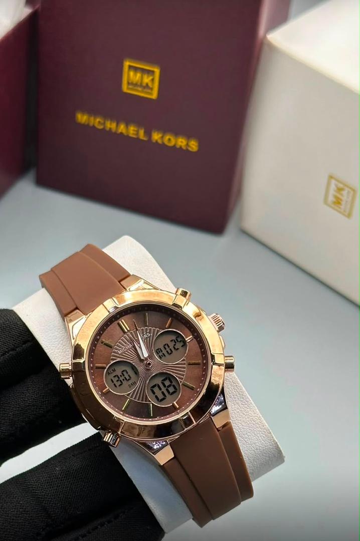 SophyDarlington's tweet photo. Michael Kors Rubber (Digital and Analog) Comes with box π¦ Price :25,000 Naira
Location: Lagos Nationwide delivery
What'sapp link on bio
#Lagosvendor #Fashionwatch #Wristwatch #wristwatchformen #Michaelkors https://t.co/ZGQQKOXPvZ
