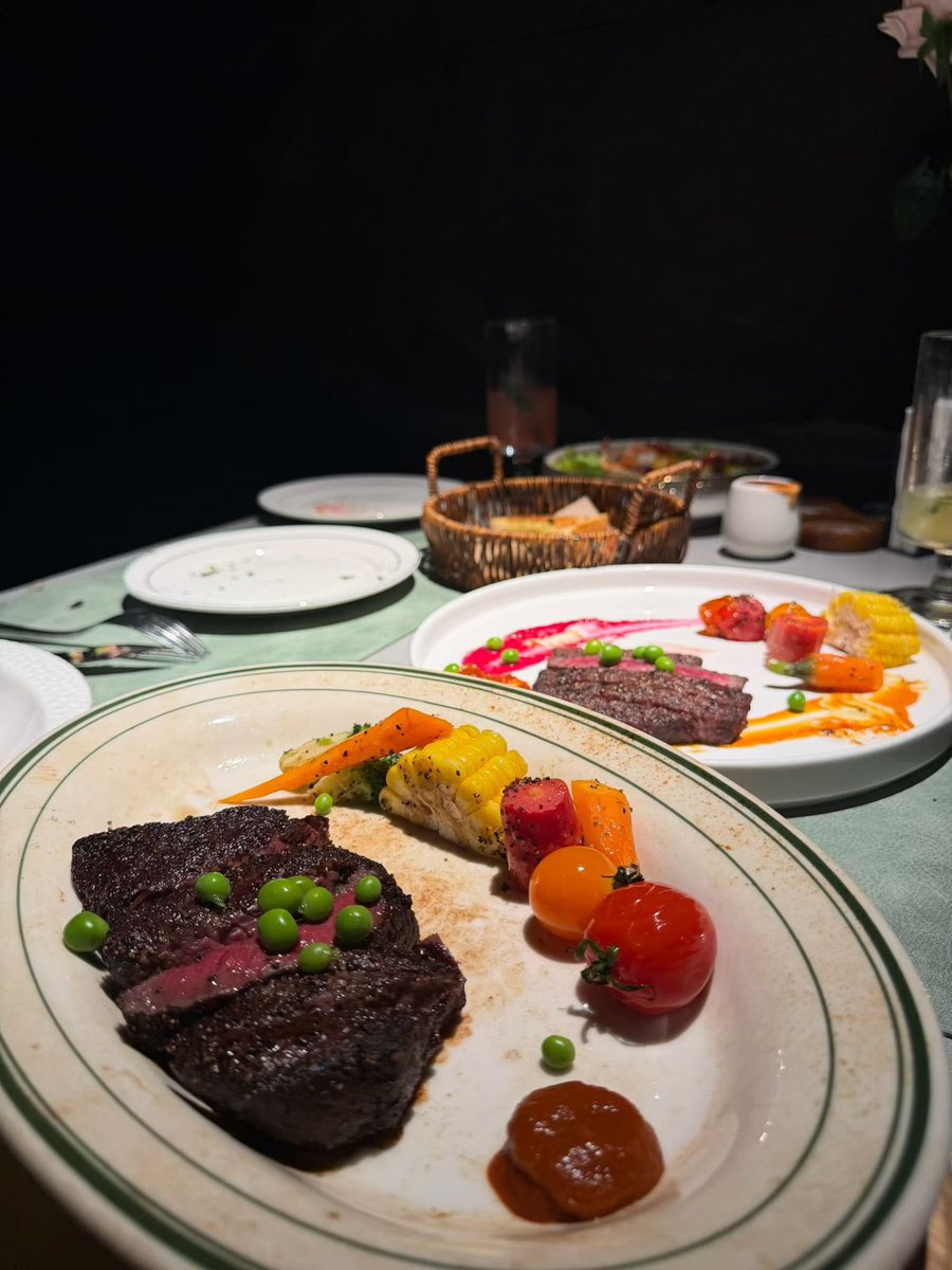 DuoduoS520's tweet photo. 吃漂亮饭。🥗🍽️ https://t.co/aI87QRq0NN