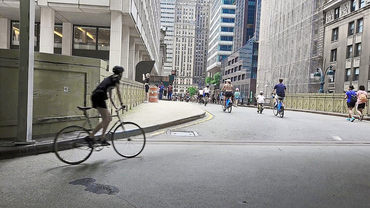 akama_kenneth's tweet photo. 📸 Photography ideas #Photos #Photographic  🖼️ #Photooftheday #Picoftheday #Capture #streetphotography #fitness #workout #exercise #FitFam exercises #CrossFit #leg #LegWorkout

[206] A DaY in the LIfe of PiCtures

Early morning on a weekend
Bicycling in the city https://t.co/n9YUADnfFK