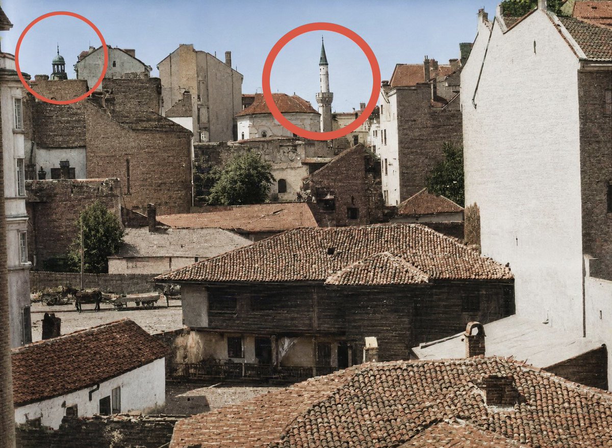 rinaadnam's tweet photo. @AspidaKosana @Tochkonja Po poziciji minareta i zgrade na uglu Kralja Petra i Gospodar Jevremove, deluje da je slikano iz Gospodar Jovanove ili čak Strahinjića Bana. https://t.co/lT6Iy1kGdt
