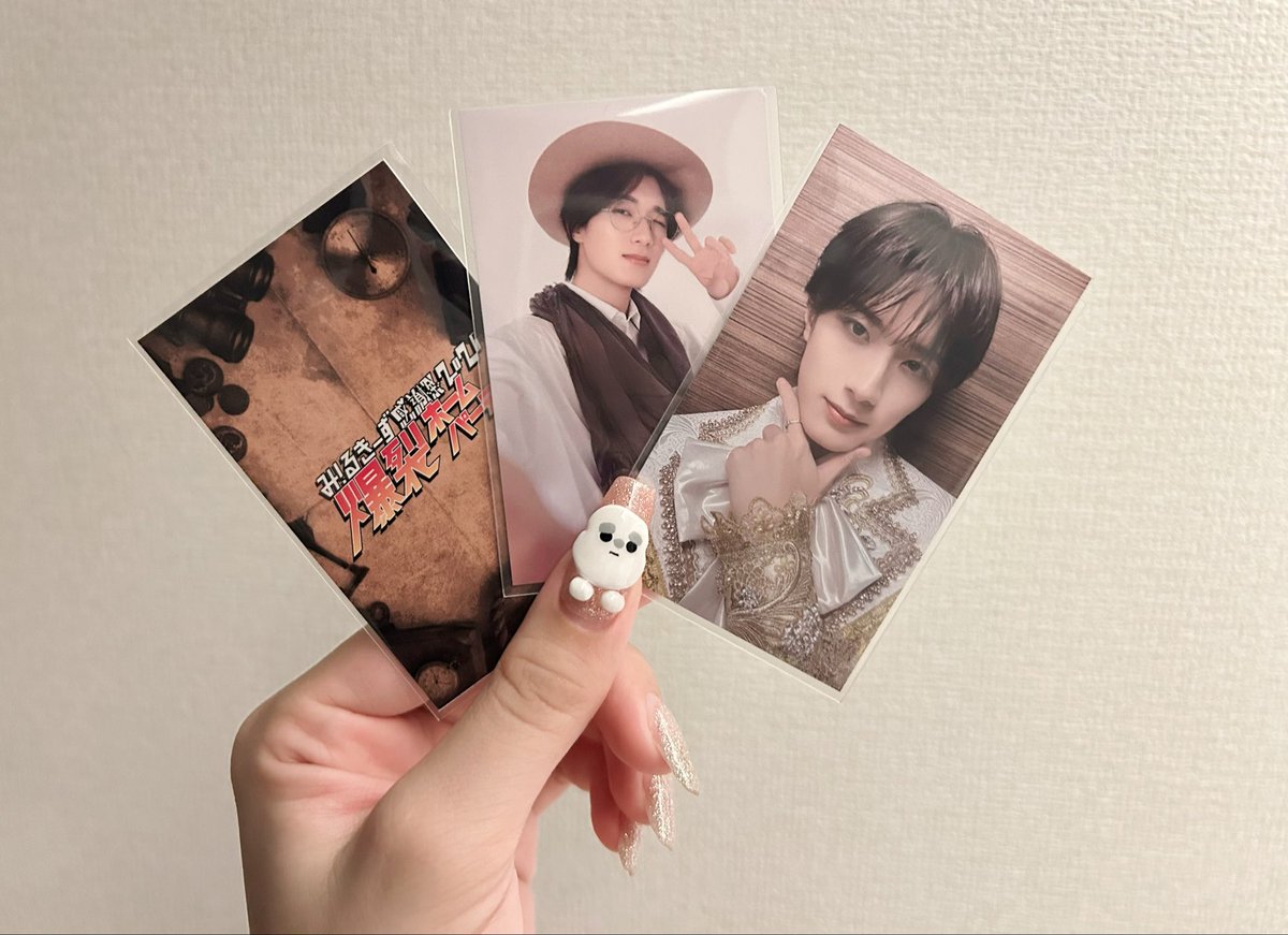 241223K's tweet photo. シャカレボグッズで埋まってる中、ファンミ投下🤩絶対絶対欲しかったアイドルパワーの柔太朗くん手元に来てとっても安心😌🤍柔太朗くんてかっこよすぎるし美しすぎるんだよなあ(毎時言うてる) https://t.co/qcfRjV7IMc