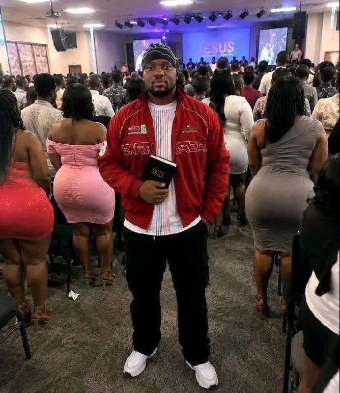 bit_king5's tweet photo. I came here to receive from the Lord......

Should I stay? https://t.co/5XQNad2Iaa