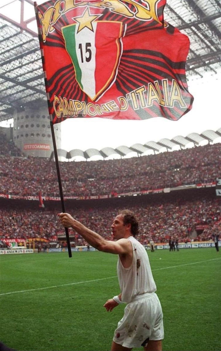 Kya1987's tweet photo. Ti voglio ricordare così.
Immenso Capitano ❤️ https://t.co/8f0TcEHDw5