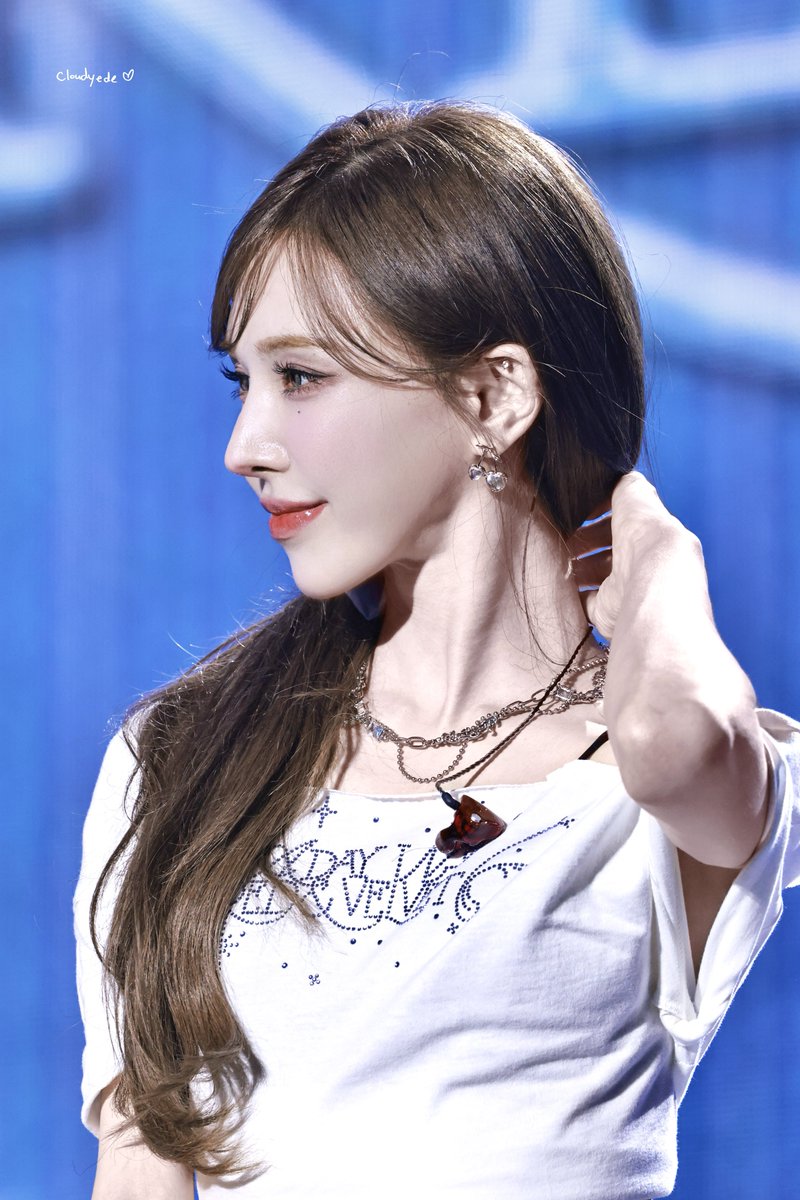 cloudyede's tweet photo. 260731 A Day in Red &amp; Velvet Day1 
🌊

#WENDY #웬디 #RedVelvet #레드벨벳 https://t.co/9PfLka3qoi