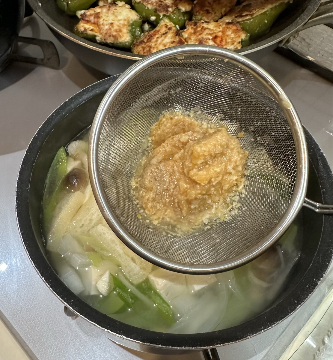 RJSK1971's tweet photo. 一撃味噌汁完璧✨
なめんなよ

#このために味噌汁
#暑いのに🥵 https://t.co/twF9ZZ30Wv