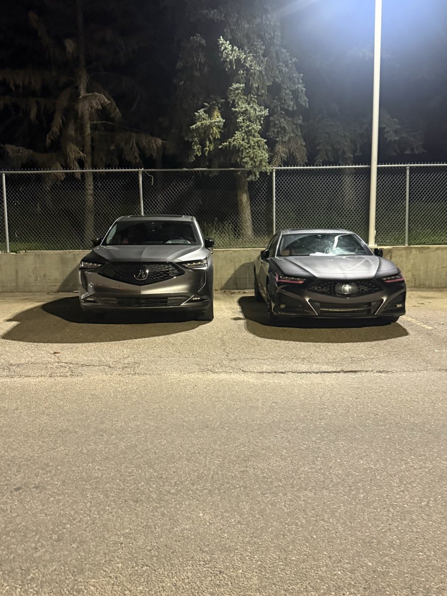 user98884903's tweet photo. Literally just a bigger version of my car @Acura https://t.co/rahSKzntWz