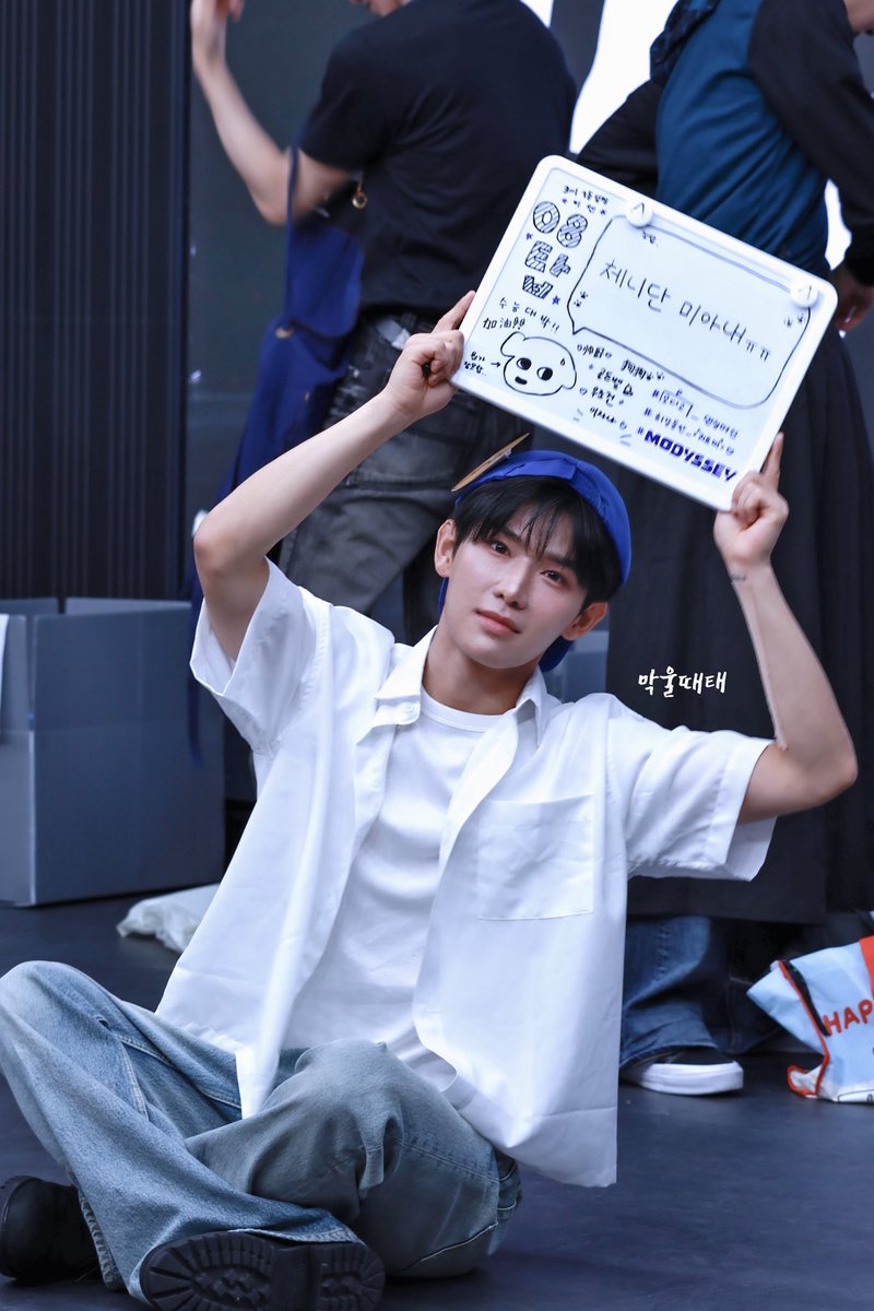 snw2oc's tweet photo. 이첸 선배님..저 할 말이 있어요…
08012026 
#이첸 #yichen #亦辰
#modyssey #모디세이 https://t.co/fxIvHFf1rn