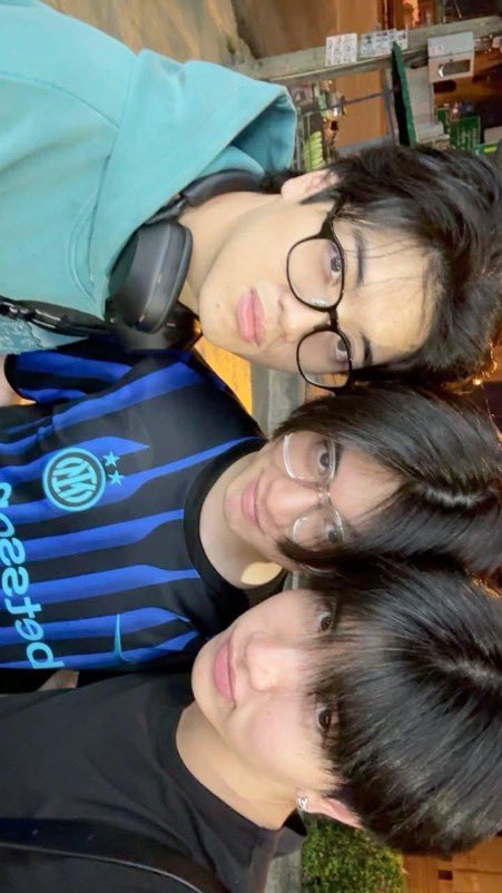 wiinniethepool's tweet photo. saber que o Aston sempre se diverte no set de w101 me deixa feliz 🥺❤️‍🩹 https://t.co/urKmO6phSy