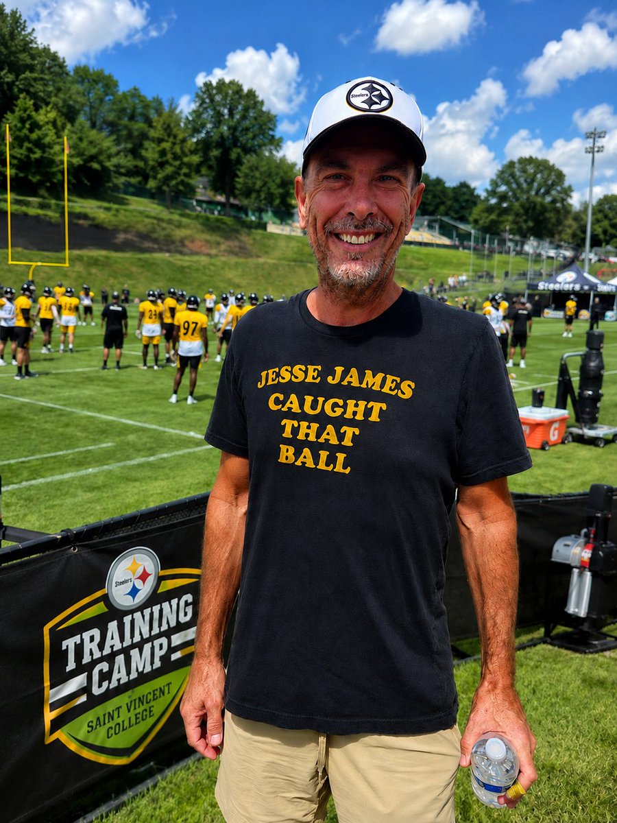 southallegheny's tweet photo. 🖤💛 It doesn't get much more Steelers or South Allegheny than this! Mr. Roche may have had the best shirt at Steelers Training Camp! 😄🏈 "JESSE JAMES CAUGHT THAT BALL." Some things Steelers Nation never forgets! Thanks for proudly representing the Black &amp; Gold &amp; SA Mr. Roche! https://t.co/RsYgsWhhP1