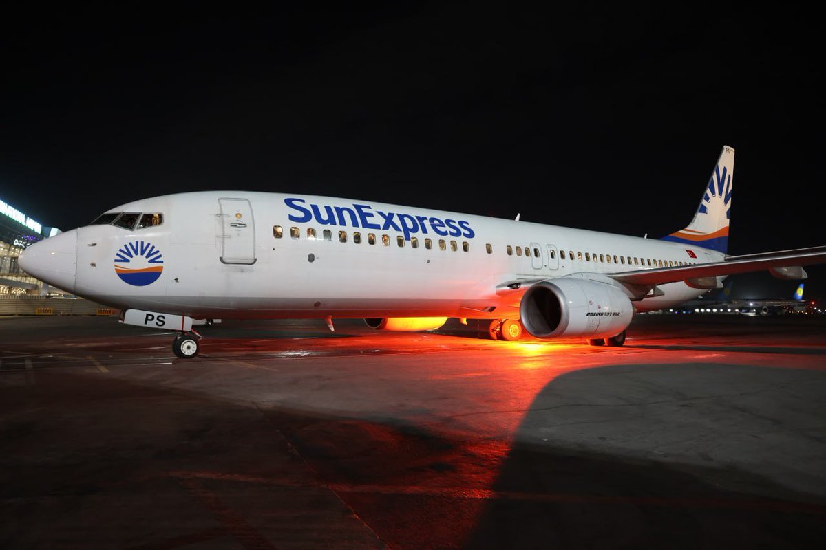 Uzbek_Tourism's tweet photo. ✈️🇺🇿🇹🇷 The first-ever direct @SunExpress flight from #Izmir has arrived in #Tashkent, strengthening tourism and connectivity between #Uzbekistan and #Türkiye.
🔗 https://t.co/H5uj1y980d
#SunExpress #Tourism https://t.co/hWxgWLgc8Z
