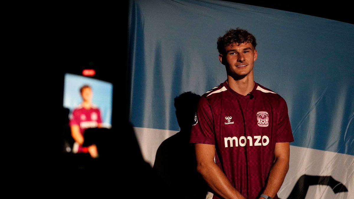 TeamSHM_'s tweet photo. ✍️ Carl Rushworth >>> @Coventry_City ✅ 

Huge congratulations to @Carl_Rushworth2, who rejoins Premier League side Coventry City on a permanent deal 🙌

Time to make some more history 💪

#PUSB #CR19 #TeamSHM https://t.co/AmZwhFUHUQ