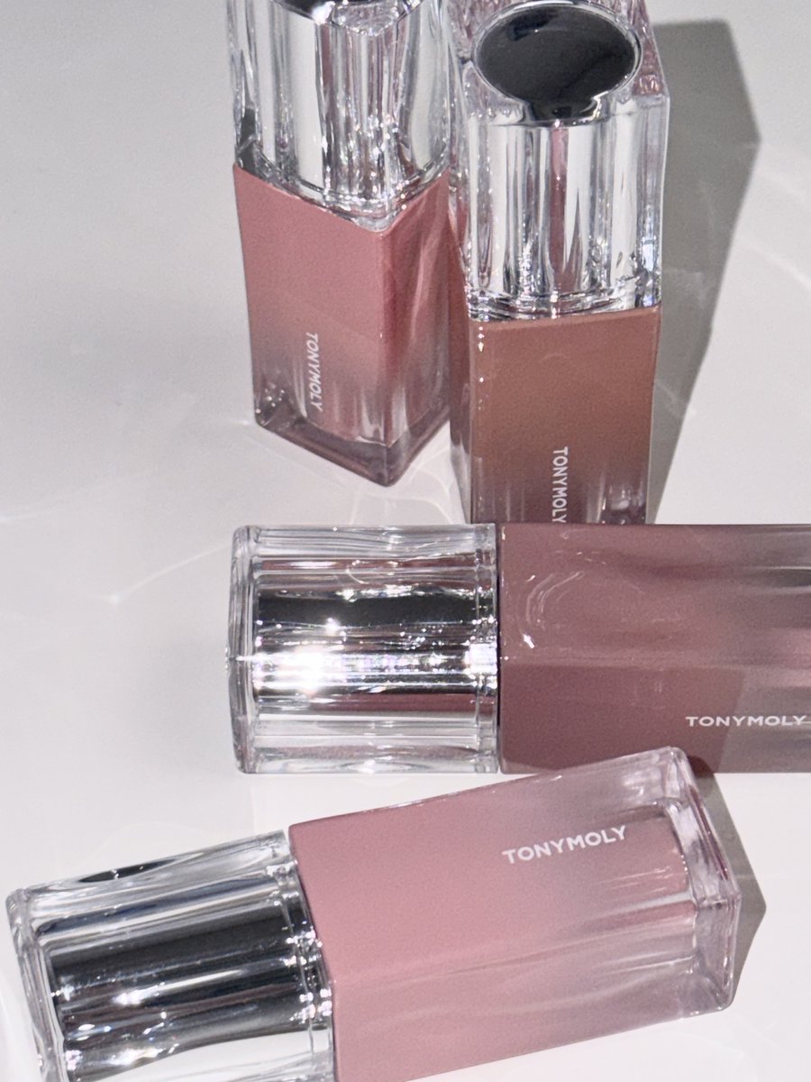 111kemebetter's tweet photo. #광고 #RT이벤트 @tonymoly_x 
토니모리 
팝업 선런칭으로 난리났던 
토니모���X키츠샵 공동개발 드디어 올리브영 출시! 

누드 특유의 탁함은 덜고 자연스러운 생기를 더해 입술 본연의 톤과 어울리는 맑은 누드 틴트에요! 

#RT추첨 3분께 겟잇 틴트 워터풀 시럽
누드 프리즘 에디션 신규 4컬러를 보내드려요🩶

트렌디한 멀멀st 누드 컬러들로 촉촉하게 맑은 시럽광 보여드릴게요! 

16 밀키 누드 시럽 
17 포지 베일 시럽
18 멜로즈 시럽
19 던 모브 시럽