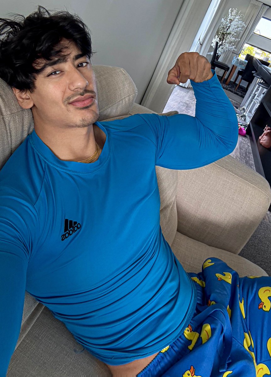 brownboyfitnz's tweet photo. Just Chillin hby ? https://t.co/iKckXZPx4K