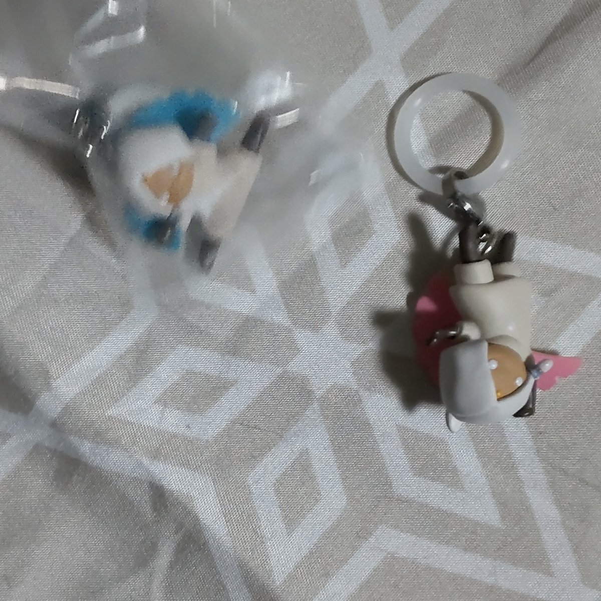 sunococoa02's tweet photo. 🕊️出かけた先でSkyのガチャあった！
2回だけやっちゃお緑ケープのコだといいな〜…逆立ちちゃんと……ふぁ？！(シクレ) https://t.co/mI5UxOLn0O