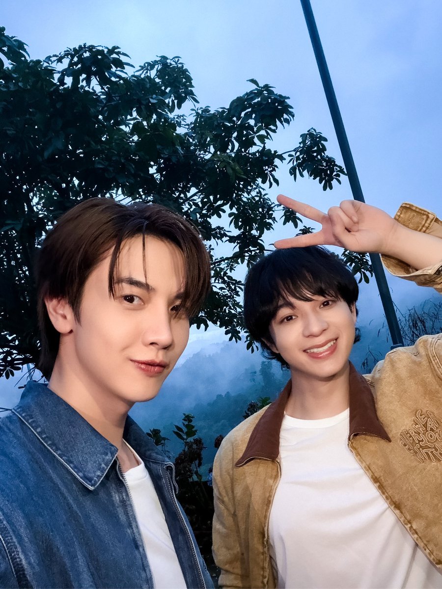 mkbs_official's tweet photo. เป็นรูปปิดกล้องที่น่ารักมากๆเลย ส่วนเราก็ยังมีนัดกับพี่ธีร์น้องโซ่กันอยู่น้า มาพาซีรีส์ก้าวไปแบบปังๆกันทุกคน 👏🏻

BE MY PLAYER TWO LAST Q
#ซอโซ่ล่ามธีร์ปิดกล้องแล้ว https://t.co/ampBPpAdVM