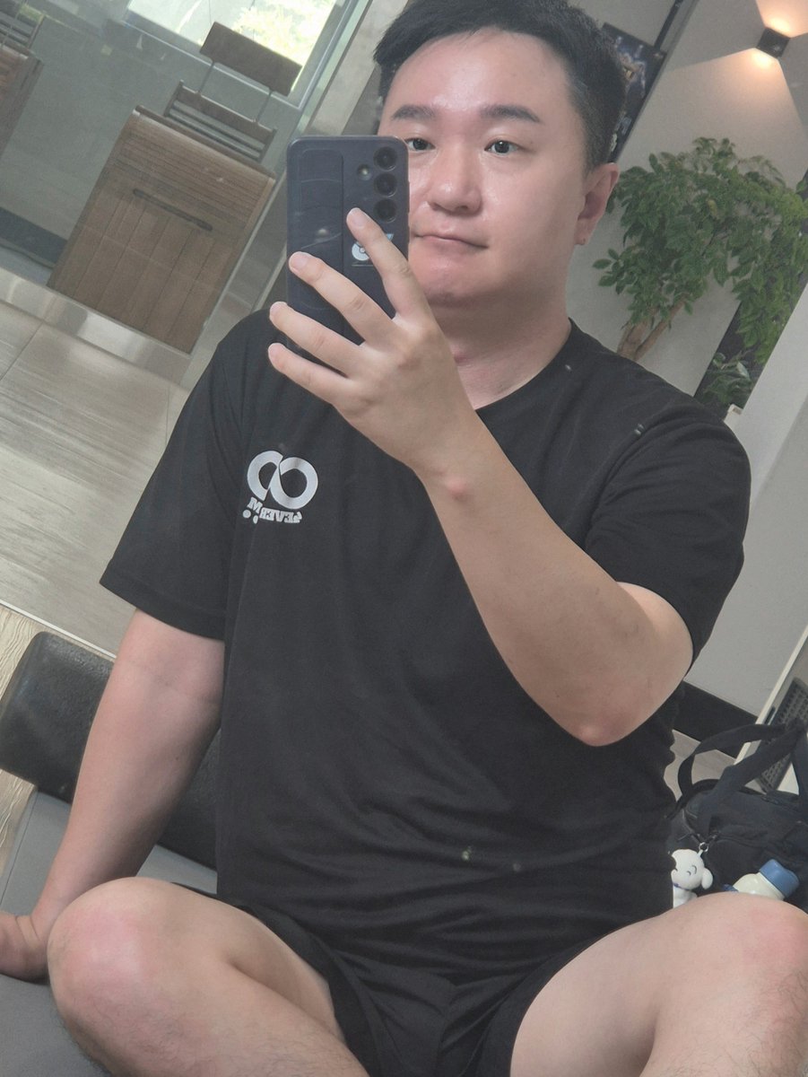 Corgi525252's tweet photo. 힘들다 https://t.co/6Xz8VOCnws