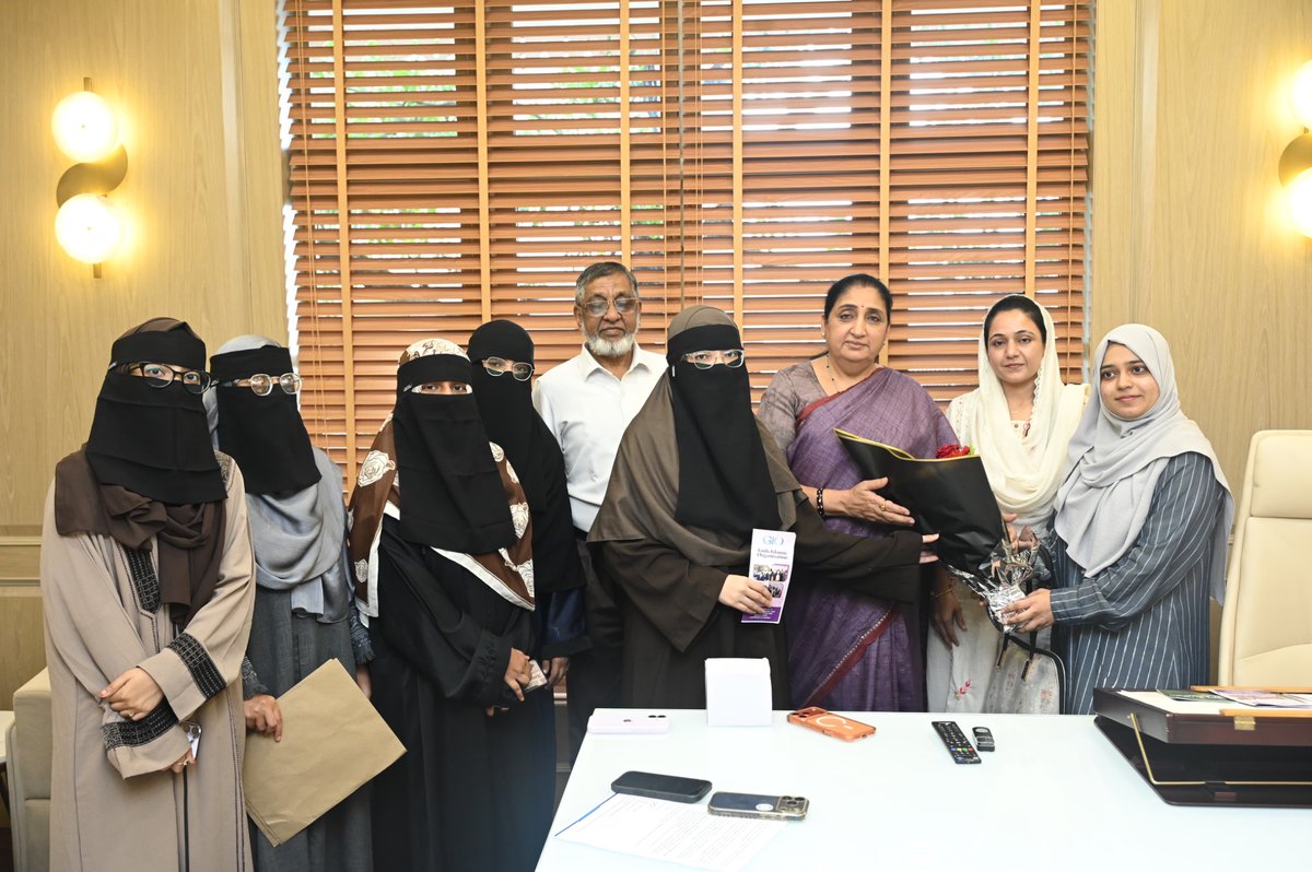 sanamalikshaikh's tweet photo. Today had a meeting with our Hon’ble Deputy Chief Minister of Maharashtra, Smt. Sunetra Pawar, and raised the concerns of the Girls Islamic Organisation (GIO), Maharashtra South Zone, regarding restrictions on wearing the hijab inside Maha TET examination halls.

Requested that candidates observing the hijab be permitted to appear for the Maha TET examination by following security procedures similar to those in NEET and JEE examinations, ensuring that no eligible woman is deprived of educational and employment opportunities due to her religious attire.

#SanaMalikShaikh #SunetraPawar #MahaTET #GIO #WomenEducation #Maharashtra