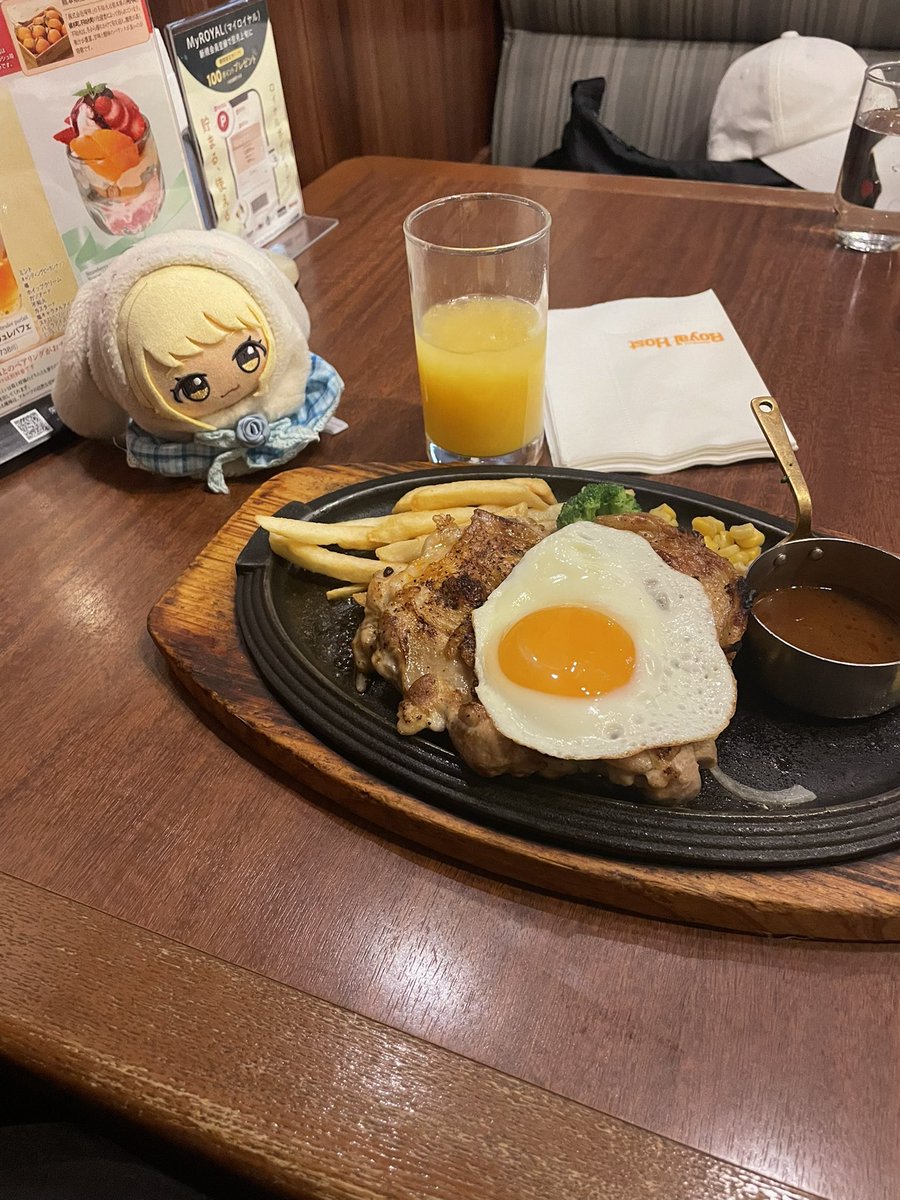 Rummy0044's tweet photo. #人間の食べ物を狙うぬいの画像 https://t.co/Y1FGzxX5W6